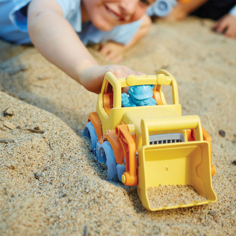 Scooper construction truck