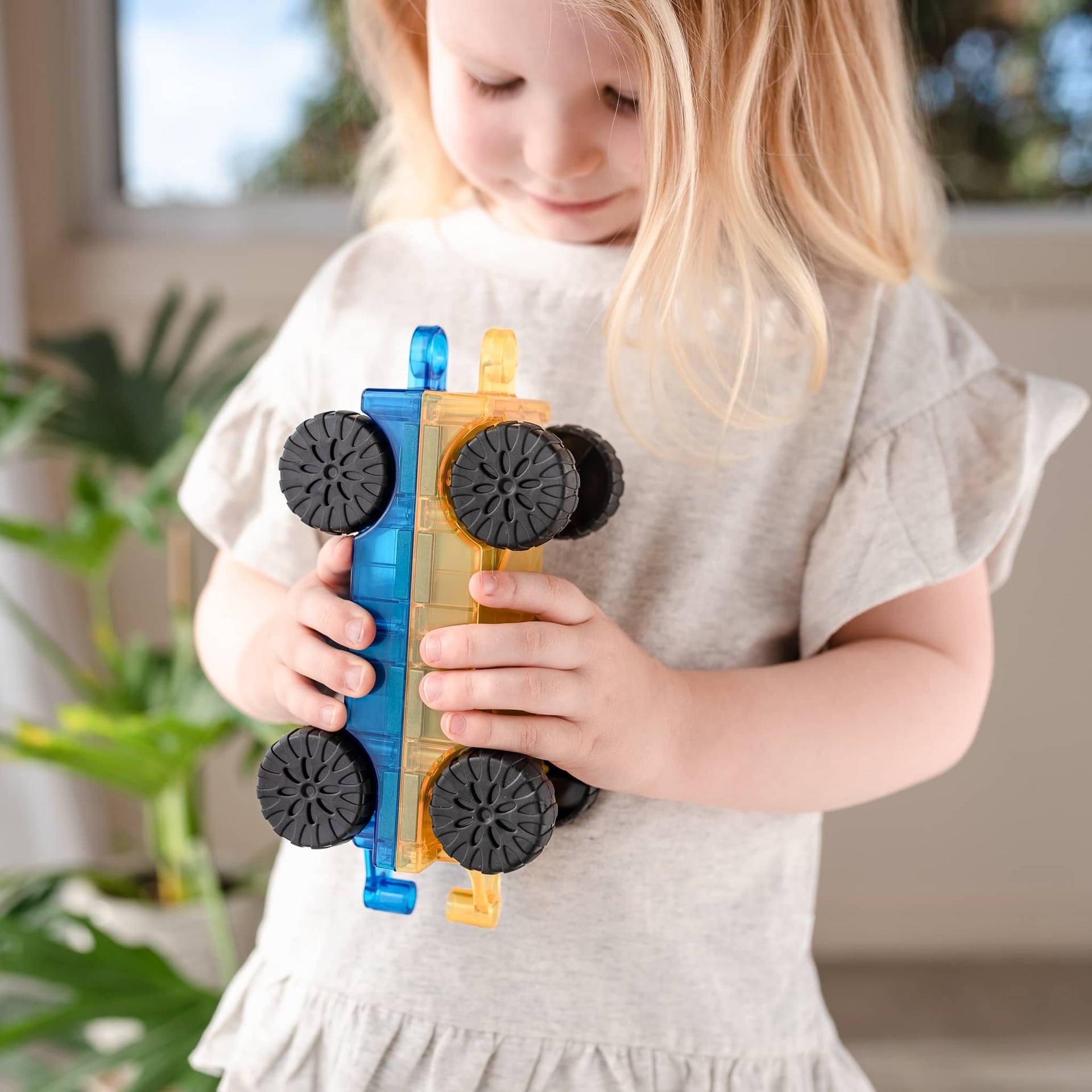 Connetix Rainbow Car Pack – 2 voertuigbasissen met rubberen wielen