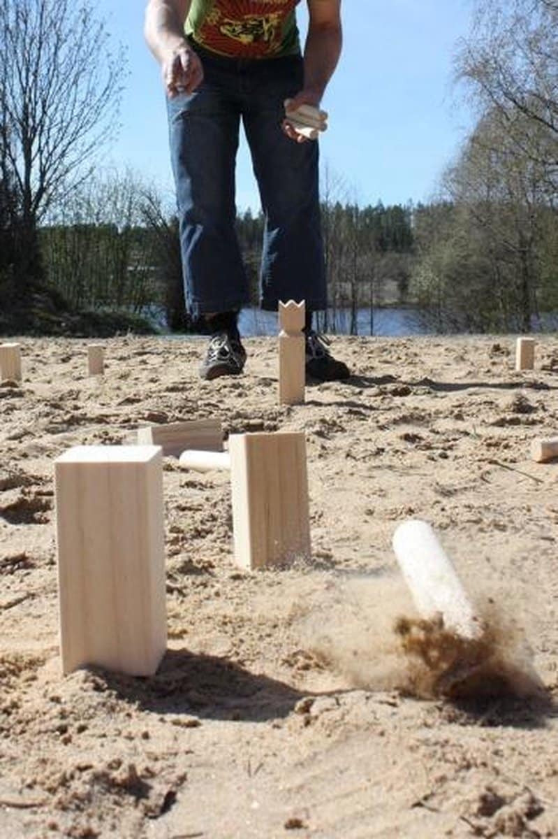 Kubb in Cardboard Box - De Dondersteen