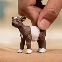 Schleich Farm World Geitenlam – Schattig & Nieuwsgierig - De Dondersteen