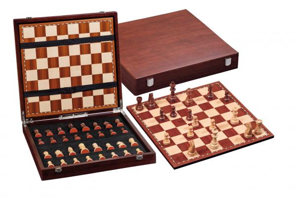 Chess_Set__exclusive__field_45_mm