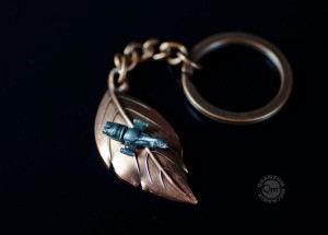 Firefly_Key_Chain_Pendant_Leaf_On_The_Wind_5_cm